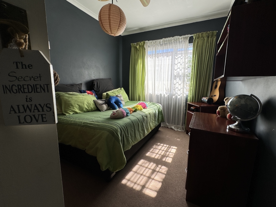 3 Bedroom Property for Sale in Gordons Bay Central Western Cape